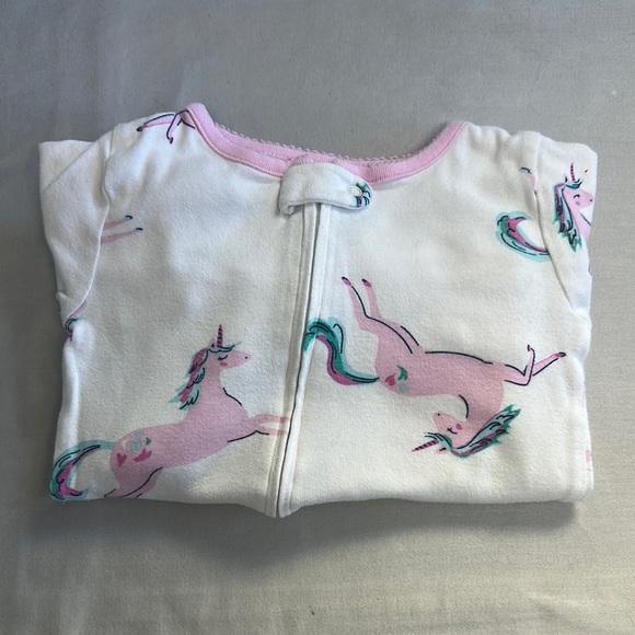 Carter's - Footed Onesie Sleeper with Pink Trim and Unicorn design - Picture 1 of 5